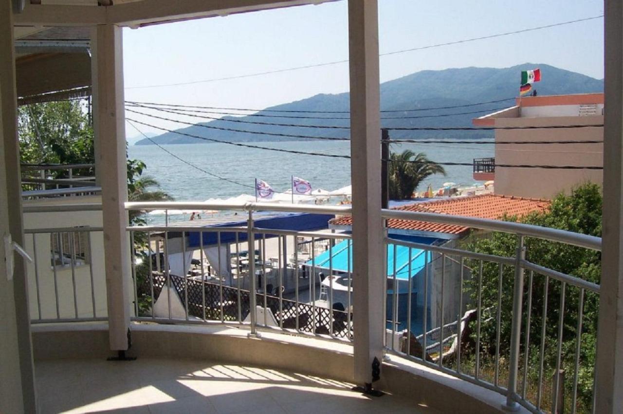 Angie's Summertime Apartment
